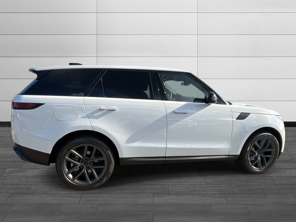 New 2027 Land Rover Range Rover Sport SE AWD/4WD image 3