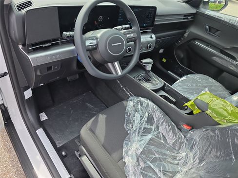 New 2026 Hyundai Kona SE image 4