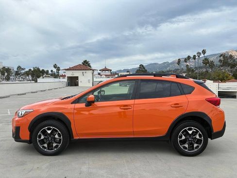 Used 2020 Subaru Crosstrek 2.0i Premium w/ Moonroof Package 2 AWD/4WD image 3