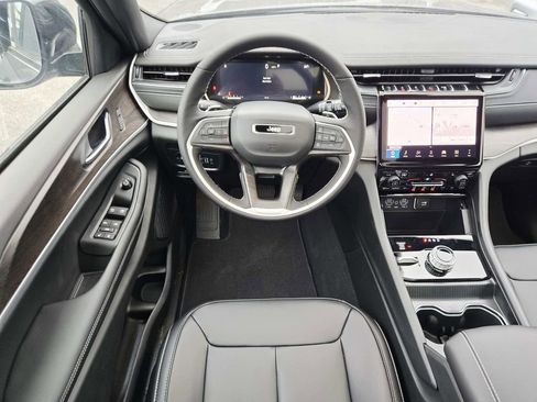 New 2025 Jeep Grand Cherokee L Limited image 11