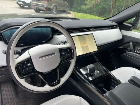 Used 2024 Land Rover Range Rover Sport Dynamic SE AWD/4WD image 6