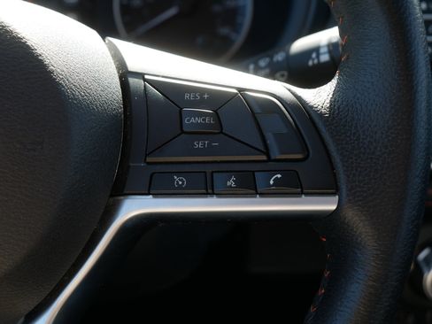 Used 2019 Nissan Kicks SR w/ SR Premium Package FWD image 30