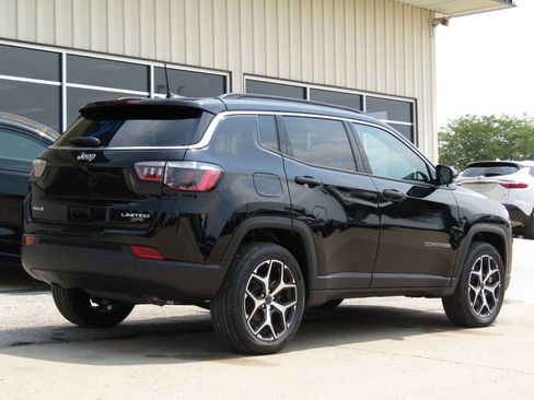 New 2026 Jeep Compass Limited AWD/4WD image 3