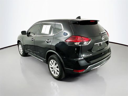 Used 2019 Nissan Rogue S image 5