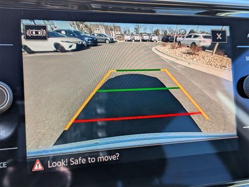 Used 2022 Volkswagen Atlas Cross Sport SE image 23