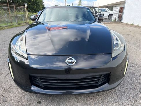Used 2020 Nissan 370Z Coupe RWD image 7
