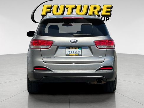 Used 2017 Kia Sorento FWD w/ LX Convenience Package image 5