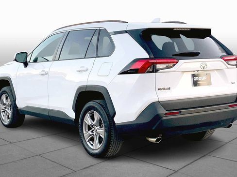 Used 2022 Toyota RAV4 XLE FWD image 12