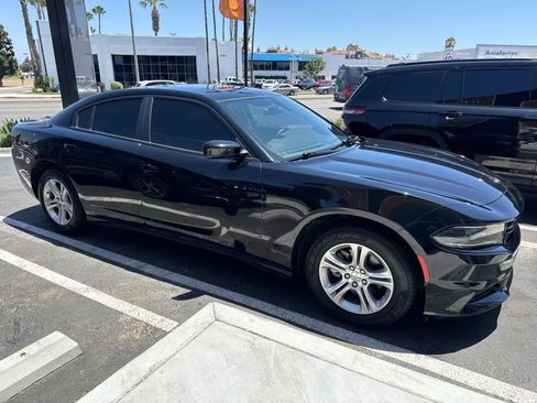Used 2022 Dodge Charger SXT RWD image 18