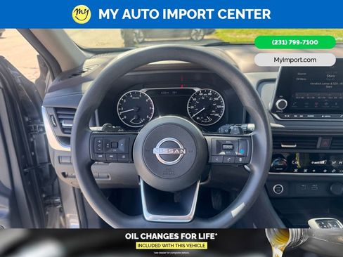 Used 2023 Nissan Rogue SV AWD/4WD image 12