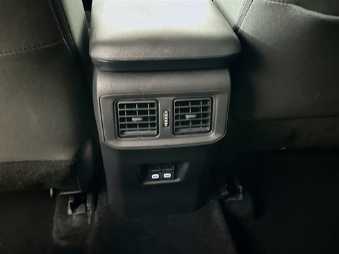 Used 2025 Toyota RAV4 XLE FWD image 27