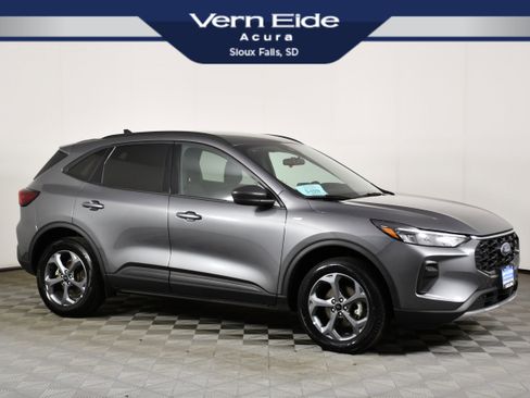 Used 2025 Ford Escape ST-Line image 1