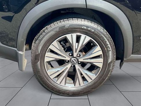 Used 2023 Nissan Rogue SV w/ SV Premium B Package AWD/4WD image 11