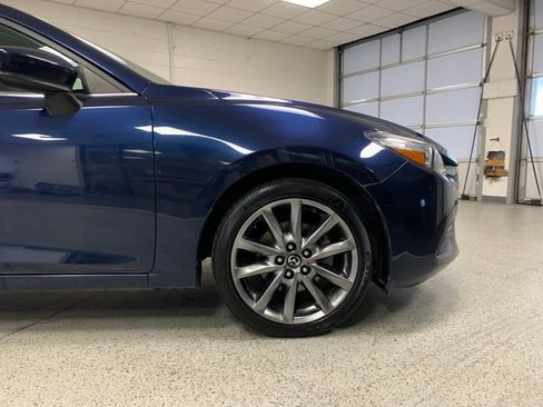 Used 2018 MAZDA MAZDA3 Touring FWD image 7