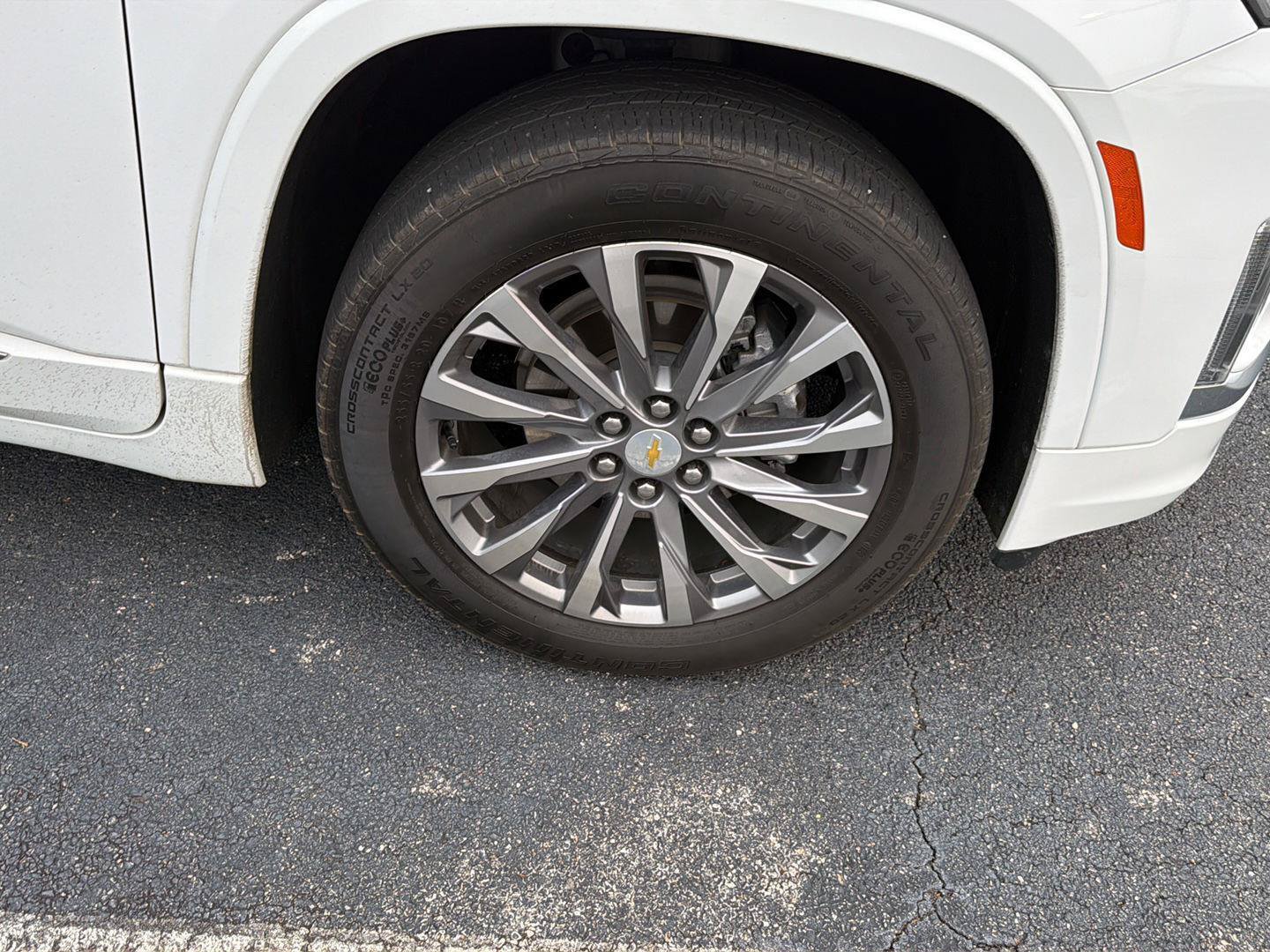 Used 2023 Chevrolet Traverse Premier FWD image 7