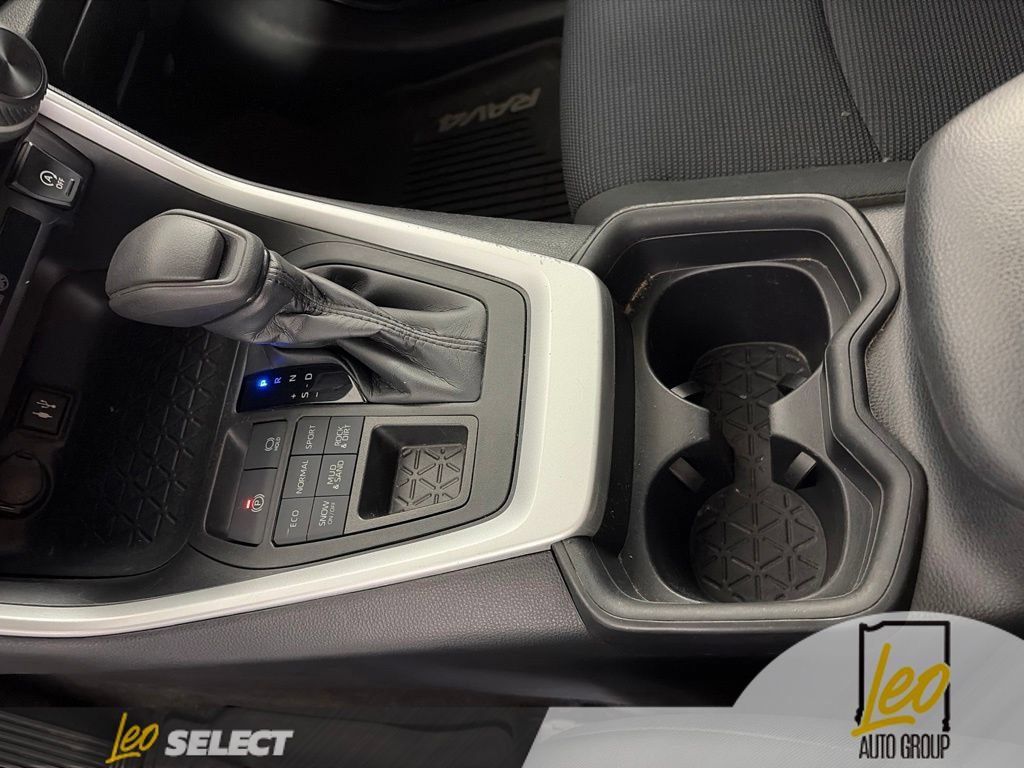 Used 2019 Toyota RAV4 LE w/ All Weather Liner Package AWD/4WD image 21