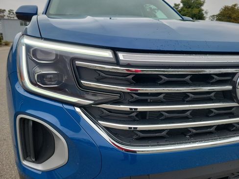 Certified 2025 Volkswagen Atlas SE image 28