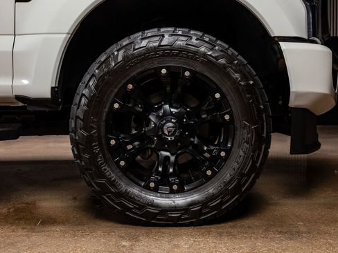 Used 2020 Ford F250 Lariat image 11