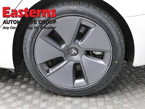 Used 2023 Tesla Model 3 Standard Range image 8