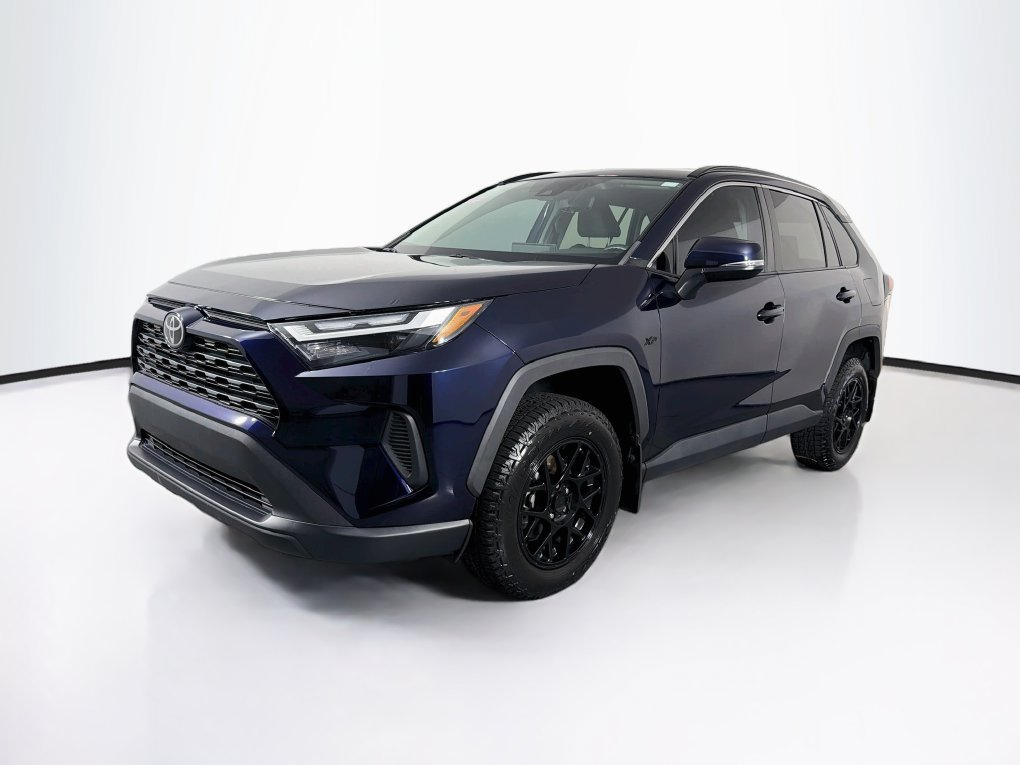 Used 2024 Toyota RAV4 XLE FWD image 3