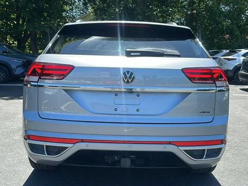 Used 2022 Volkswagen Atlas Cross Sport SEL R-Line AWD/4WD image 6