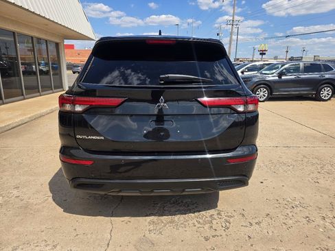 Used 2024 Mitsubishi Outlander ES FWD image 7