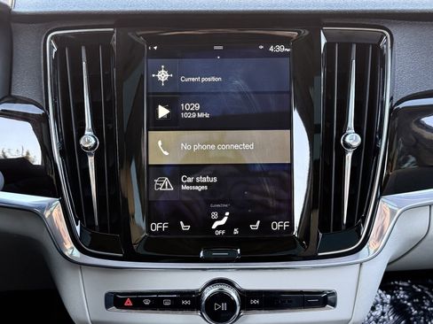 Used 2018 Volvo S90 T5 Momentum w/ Convenience Package image 28