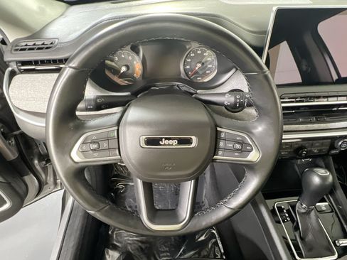 Used 2022 Jeep Compass Latitude AWD/4WD image 11