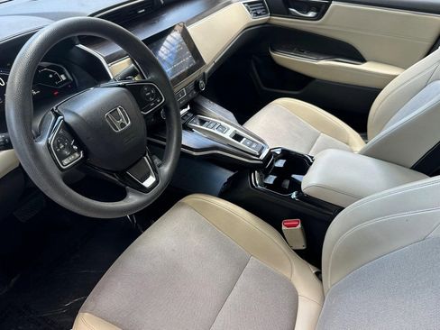 Used 2018 Honda Clarity Plug-In Hybrid image 4