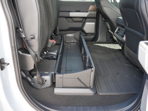 New 2025 Ford F250 Lariat w/ Lariat Ultimate Package image 37