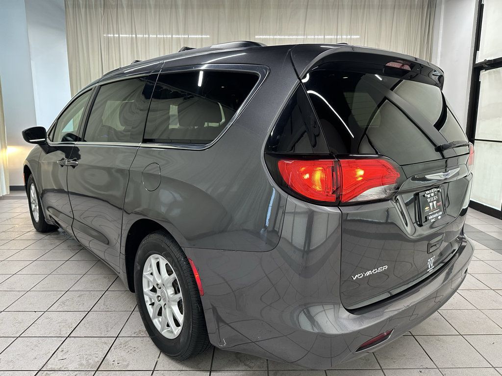 Used 2020 Chrysler Voyager Lxi FWD image 11