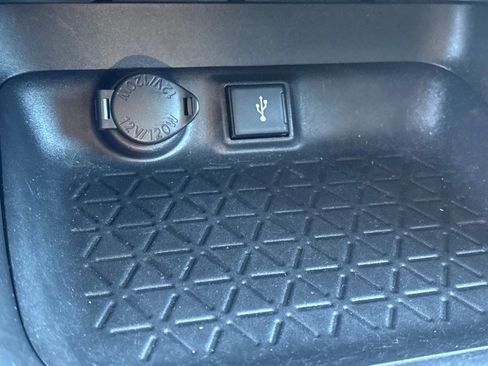 Used 2022 Toyota RAV4 LE image 24