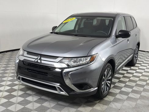 Used 2020 Mitsubishi Outlander ES image 10
