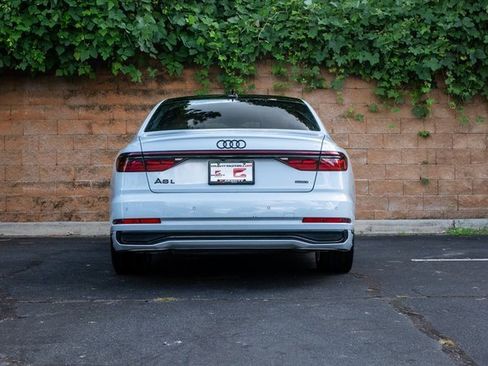 Used 2022 Audi A8 L 3.0T image 6