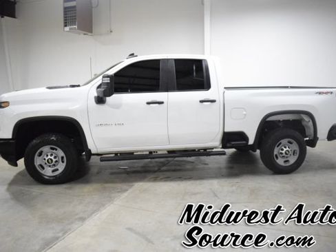 Used 2024 Chevrolet Silverado 2500 W/T w/ WT Fleet Convenience Package AWD/4WD image 2