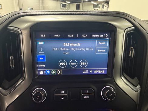 Used 2022 Chevrolet Silverado 2500 LT w/ Convenience Package image 38