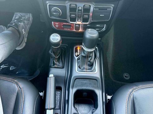 Used 2022 Jeep Gladiator Mojave w/ LED Lighting Group image 39