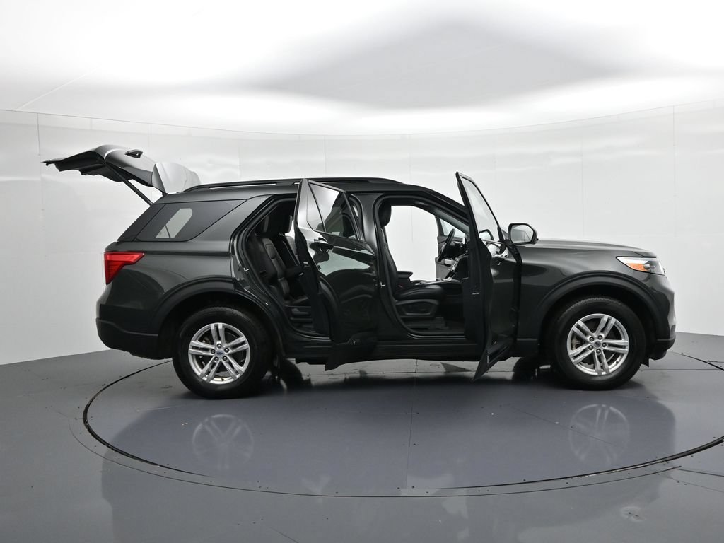 Used 2024 Ford Explorer XLT w/ Equipment Group 202A AWD/4WD image 24