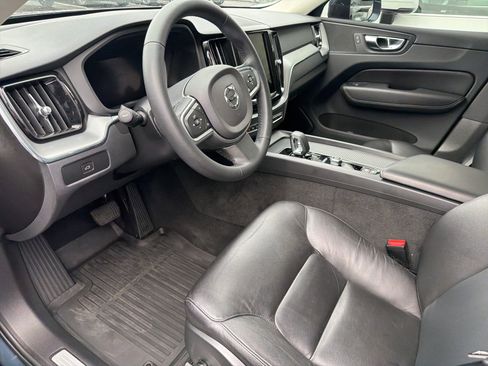 Used 2023 Volvo XC60 B5 Core w/ Climate Package image 12