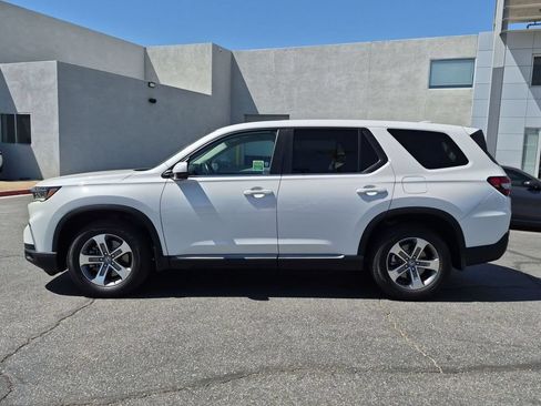 Used 2024 Honda Pilot EX-L image 3