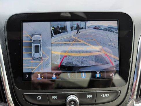 Used 2020 Chevrolet Equinox Premier FWD image 14