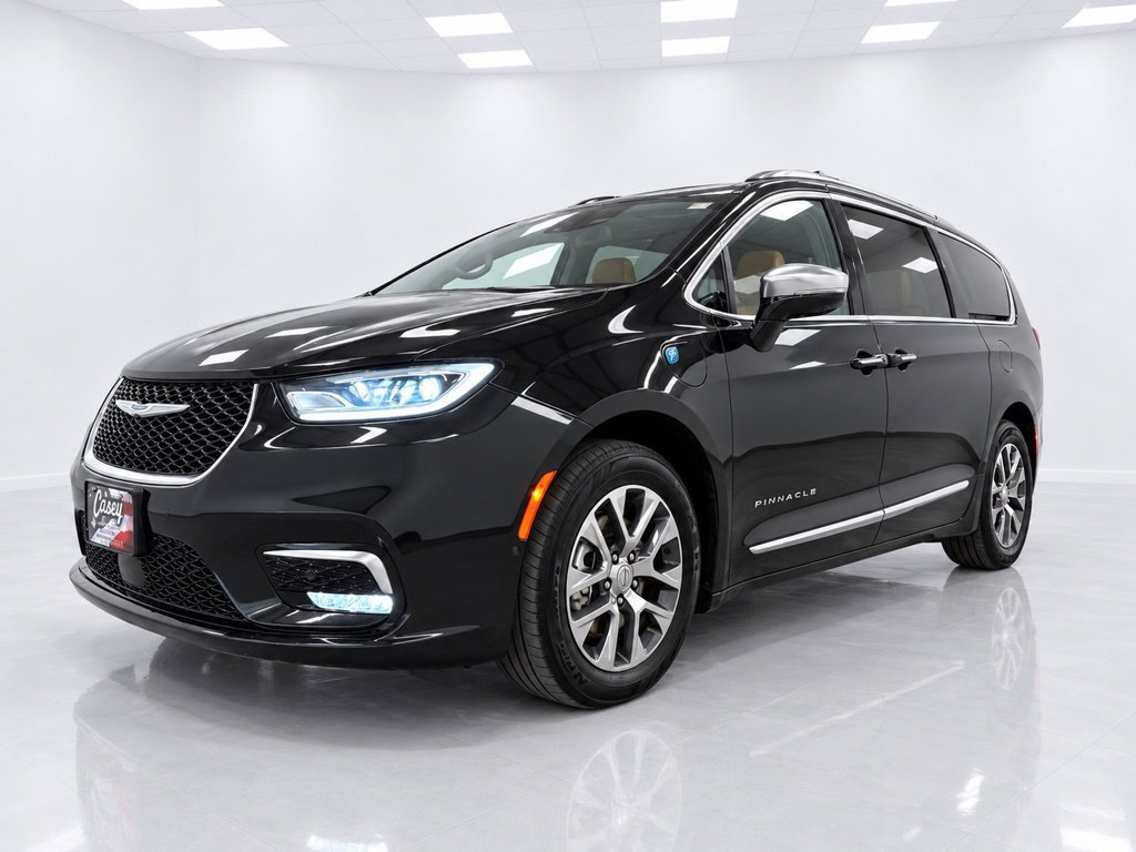 Used 2023 Chrysler Pacifica Pinnacle FWD image 4