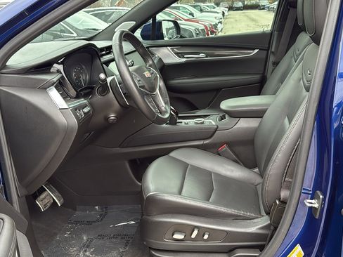 Certified 2024 Cadillac XT5 Sportv w/ Technology Package image 8