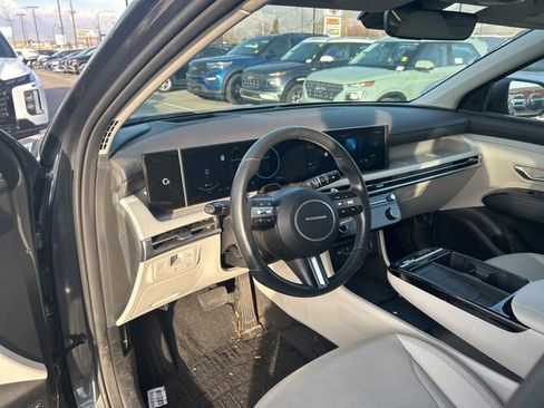 Used 2025 Hyundai Tucson Limited image 11