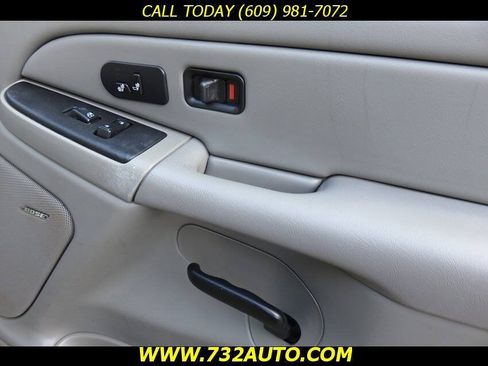 Used 2004 Chevrolet Suburban LT w/ Preferred Equipment Group AWD/4WD image 27