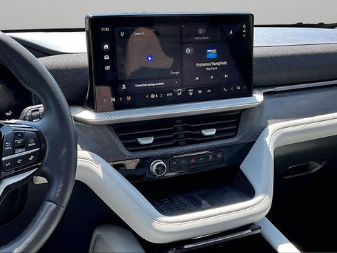 Used 2025 Ford Explorer Platinum w/ Ultimate Package AWD/4WD image 6