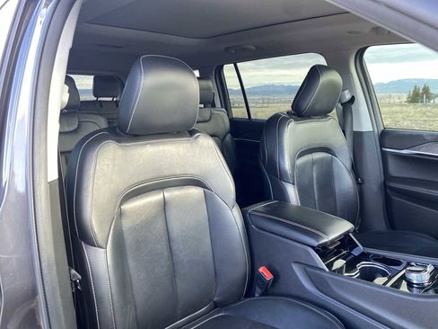 Used 2022 Jeep Grand Cherokee L Limited w/ Black Appearance Package image 18