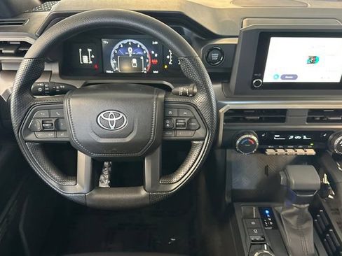 Used 2025 Toyota Tacoma SR5 AWD/4WD image 16