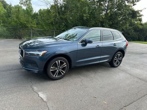 Used 2021 Volvo XC60 T5 Momentum w/ Premium Package AWD/4WD image 2