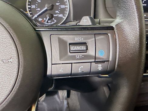 Used 2023 Nissan Rogue SV image 15